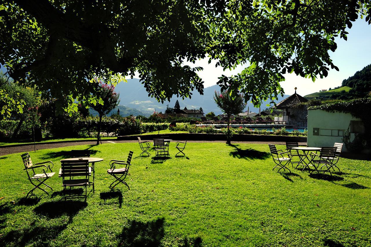 Ansitz Punthof Hotel Algund Buitenkant foto