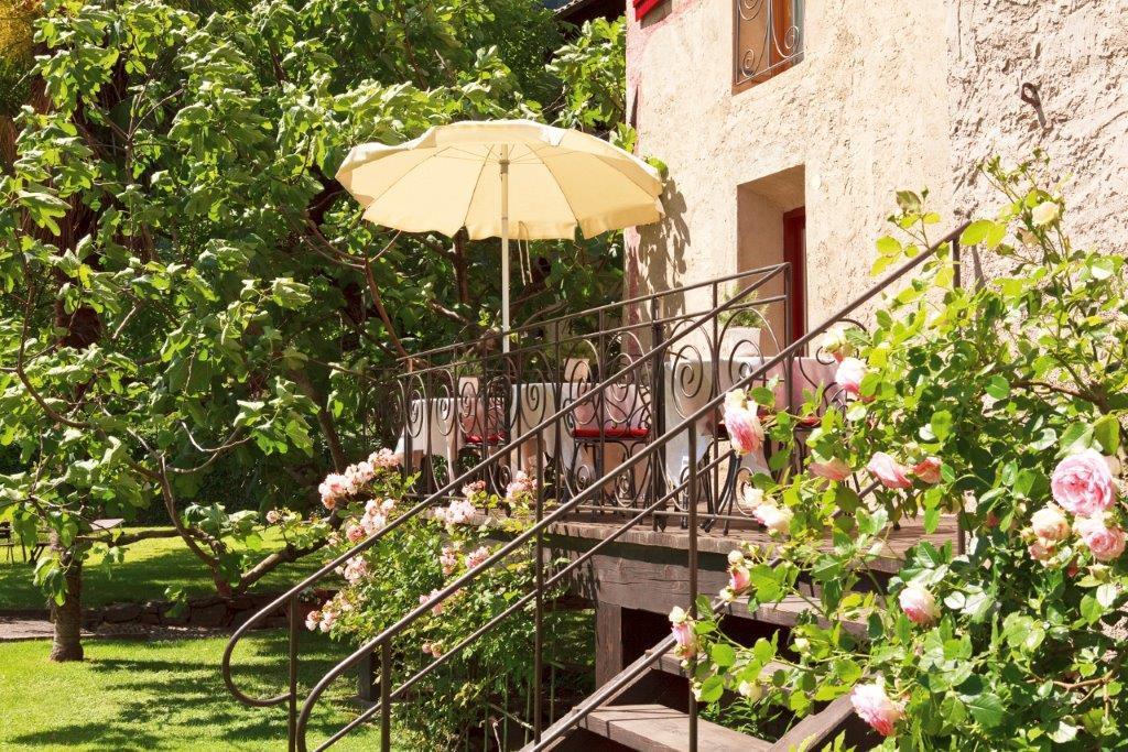 Ansitz Punthof Hotel Algund Buitenkant foto